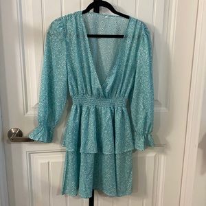 🤯MOVING SALE🤯 deep v flower dress